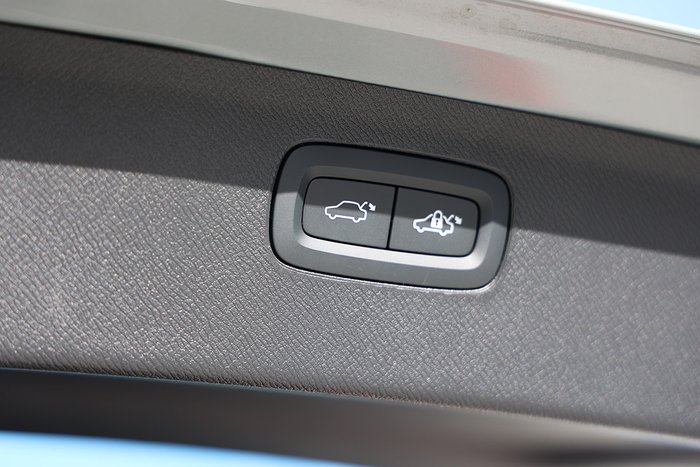 2023 Volvo XC90 Ultimate B6 Bright