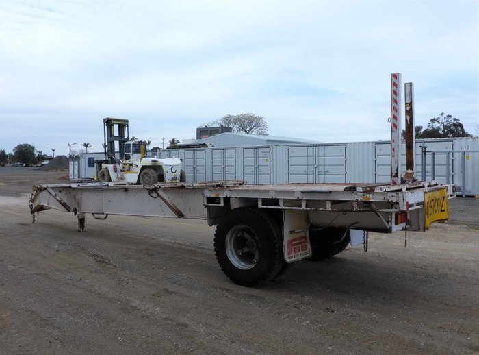 1997 Custom Pole Jinker Pig Trailer