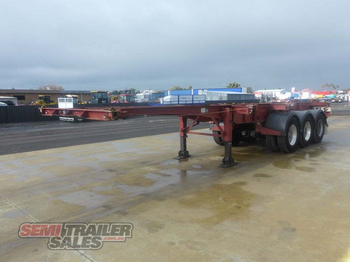 1997 Freighter 30-40FT Retractable Skel