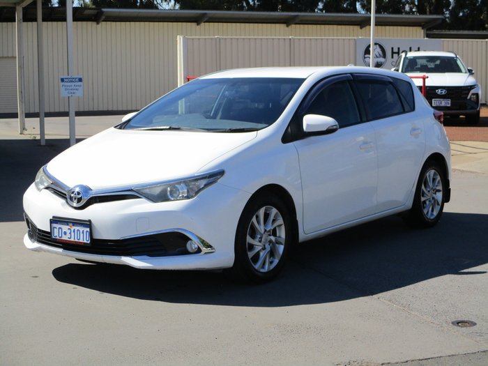 2017 Toyota Corolla Ascent Sport ZRE182R White