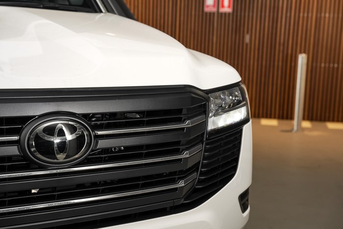 2025 Toyota Landcruiser GX
