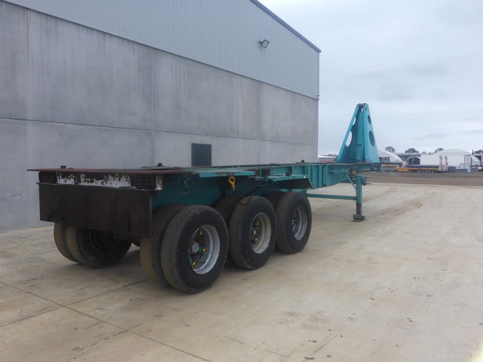 Freighter Tri Axle Tipping Skel