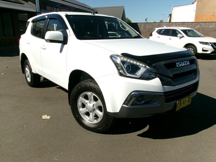 2017 ISUZU MU-X