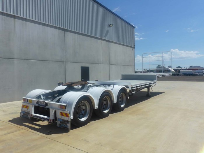 2010 Maxitrans Semi 12 Pallet Drop Deck - RENTAL