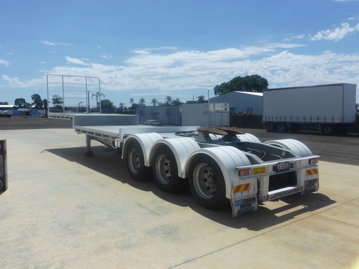 2010 Maxitrans Semi 12 Pallet Drop Deck - RENTAL
