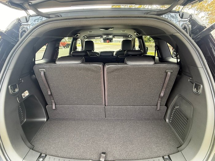 2025 Isuzu MU-X LS-T