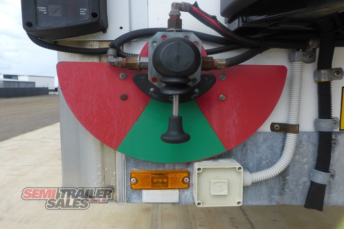 2006 Maxitrans Bogie Refrigerated Pantech