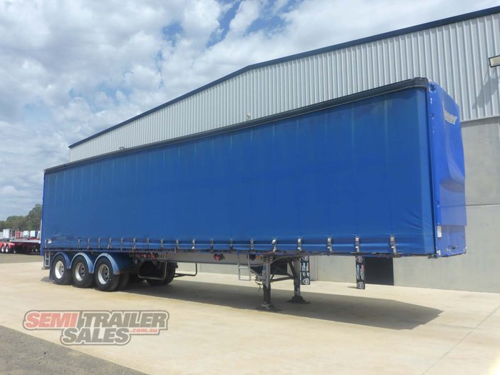 2010 Vawdrey 22 Pallet Curtainsider Road Train Lead