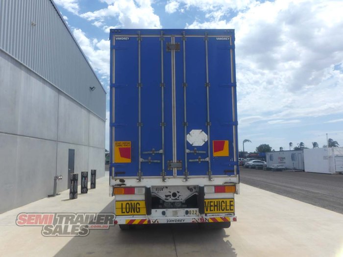 2010 Vawdrey 22 Pallet Curtainsider Road Train Lead