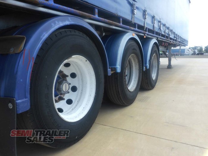 2010 Vawdrey 22 Pallet Curtainsider Road Train Lead