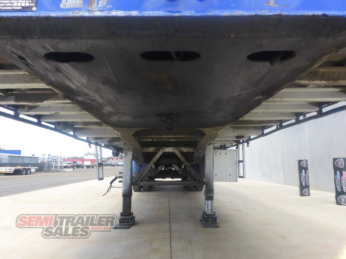 2010 Vawdrey 22 Pallet Curtainsider Road Train Lead