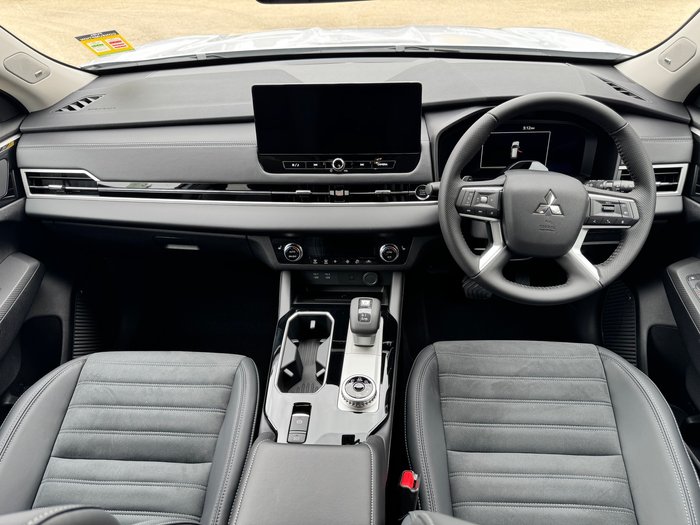 2025 MITSUBISHI Outlander LS