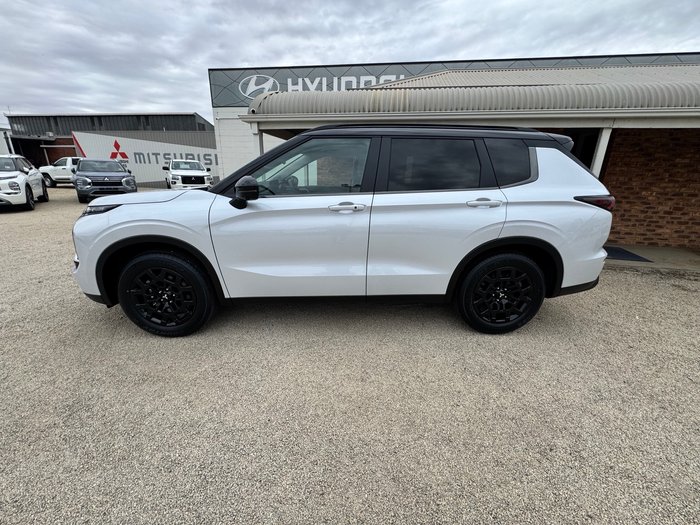 2025 MITSUBISHI Outlander LS