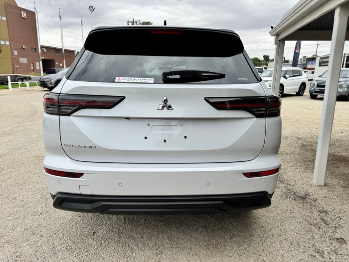 2025 MITSUBISHI Outlander LS