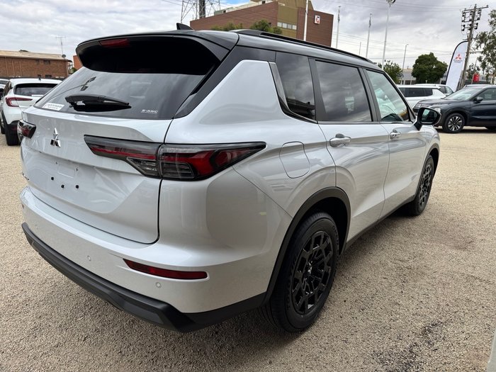 2025 MITSUBISHI Outlander LS