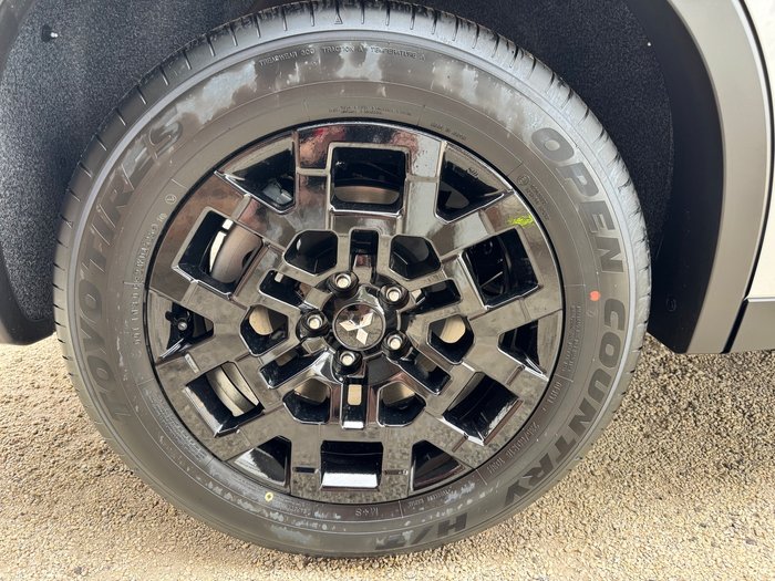 2025 MITSUBISHI Outlander LS