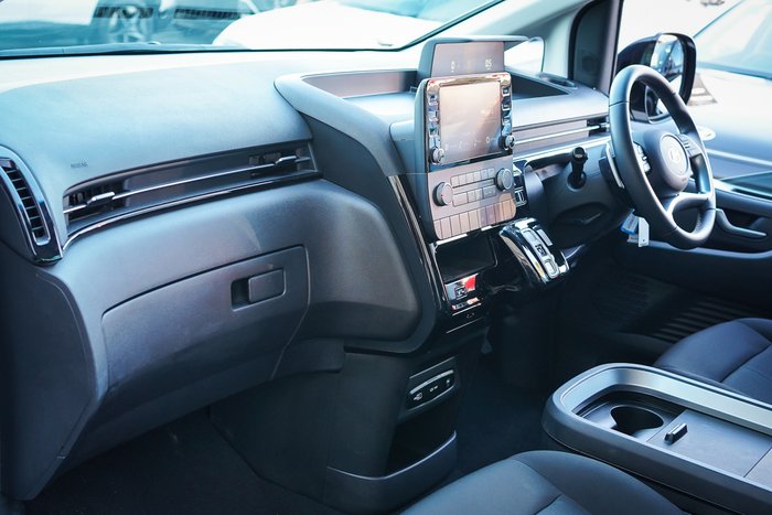 2025 Hyundai STARIA