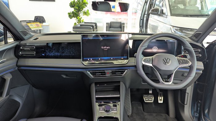 2025 VOLKSWAGEN Tiguan R-LINE