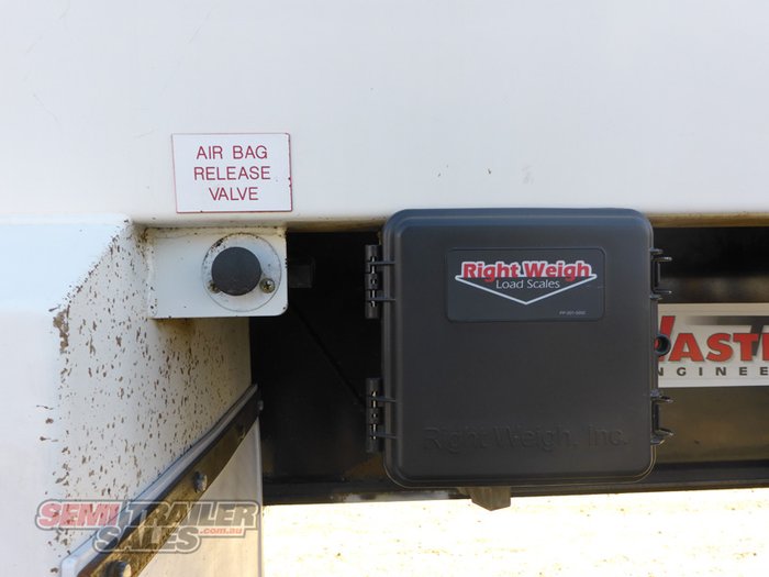 2001 Maxitrans Compactor Trailer