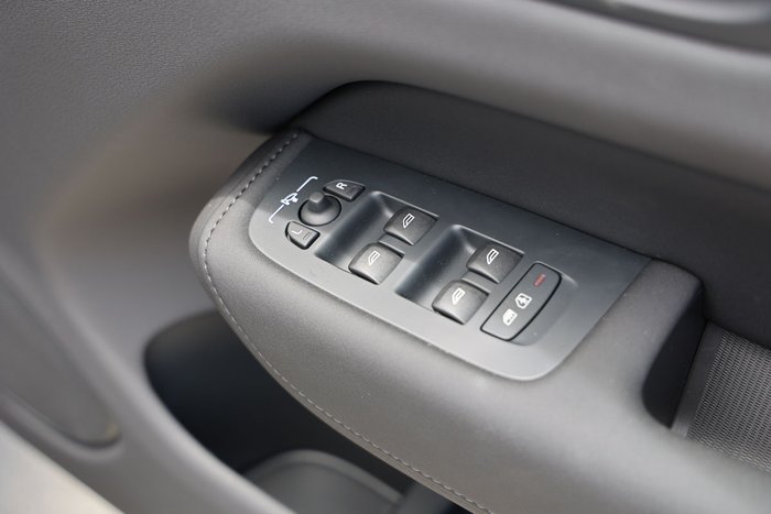 2025 Volvo XC60 Plus T8 Plug-In Hybrid Dark