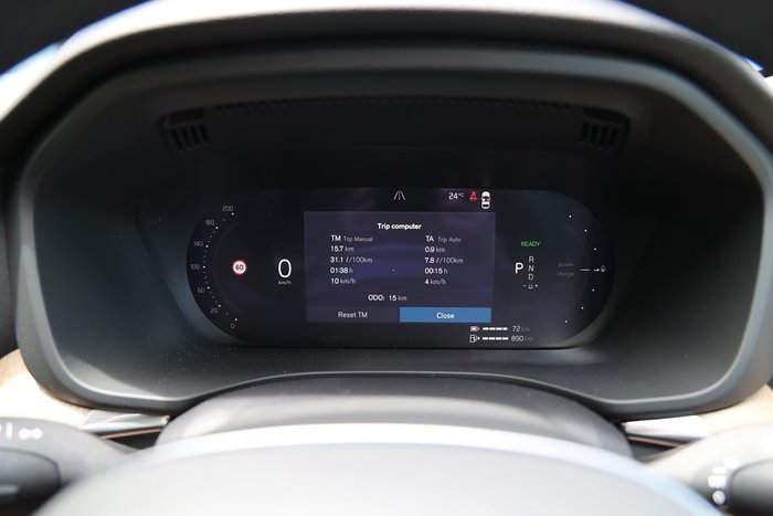 2025 Volvo XC60 Plus T8 Plug-In Hybrid Dark