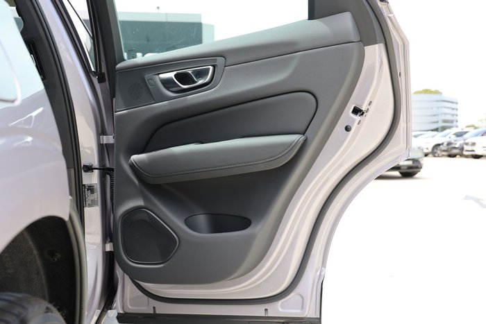 2025 Volvo XC60 Plus T8 Plug-In Hybrid Dark