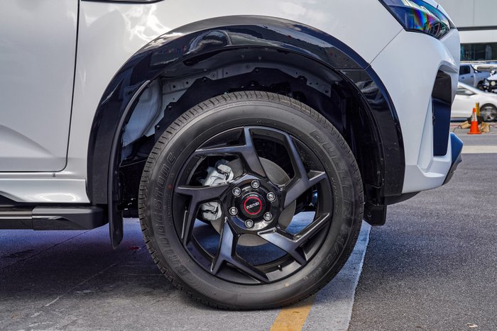 2026 Isuzu MU-X X-TERRAIN