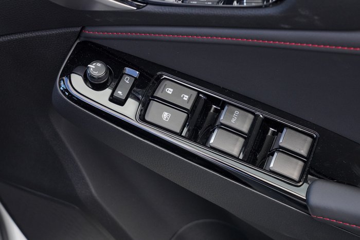 2026 Isuzu MU-X X-TERRAIN