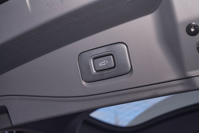 2026 Isuzu MU-X X-TERRAIN