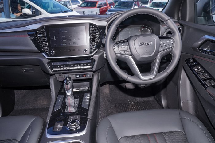 2026 Isuzu MU-X X-TERRAIN