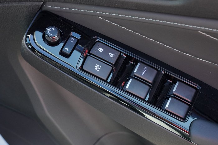 2026 Isuzu MU-X LS-T
