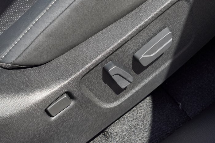 2026 Isuzu MU-X LS-T
