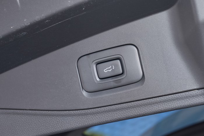 2026 Isuzu MU-X LS-T