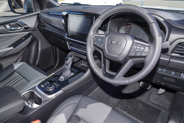2026 Isuzu MU-X LS-T