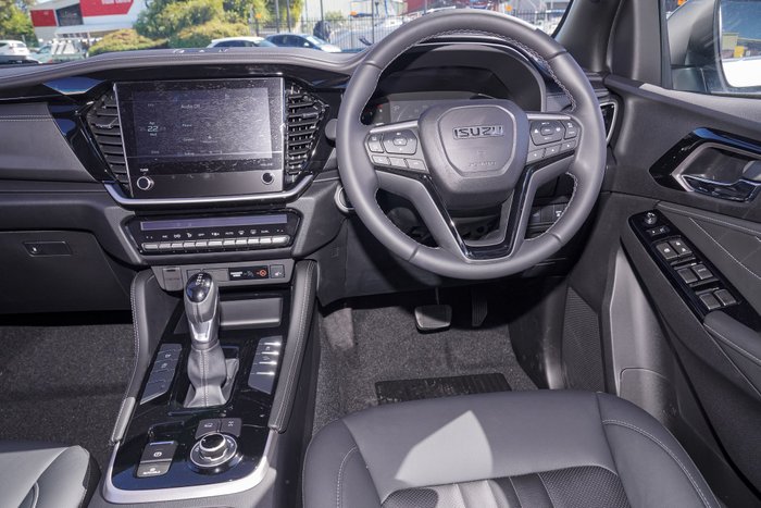 2026 Isuzu MU-X LS-T