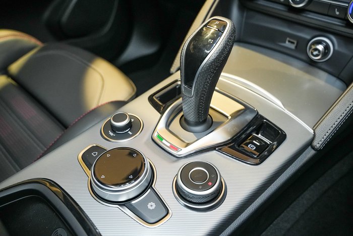 2025 Alfa Romeo Stelvio Tributo Italiano