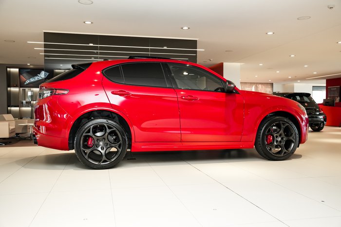 2025 Alfa Romeo Stelvio Tributo Italiano