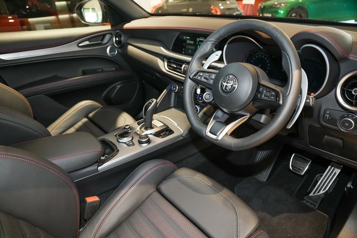 2025 Alfa Romeo Stelvio Tributo Italiano