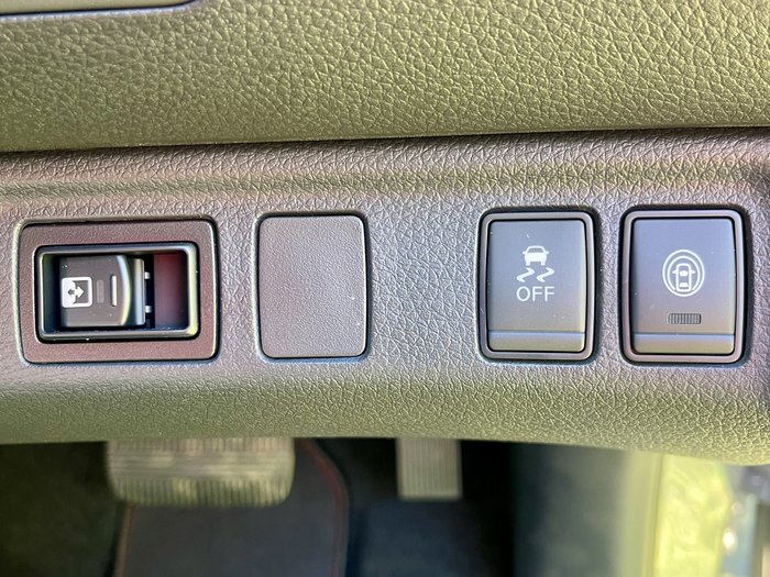 2025 NISSAN NP300 NAVARA PRO-4X