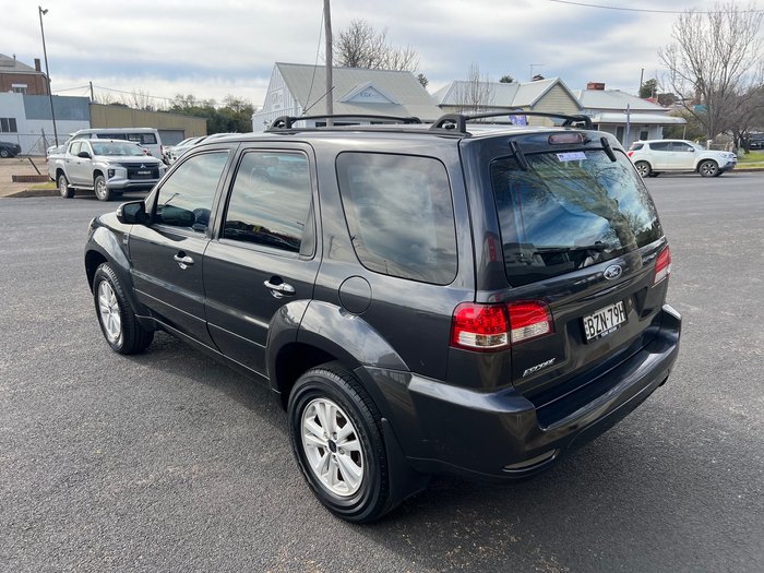 2010 FORD ESCAPE