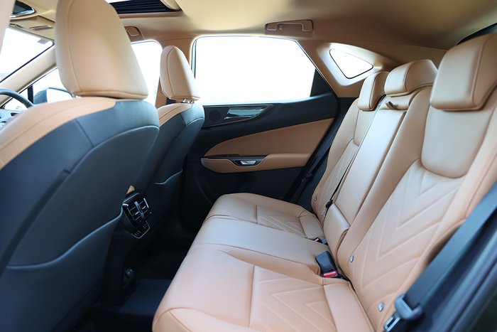 2025 Lexus NX450h+ NX450h+ Luxury 2.5L PHEV Auto CVT Wagon 2M00560 002