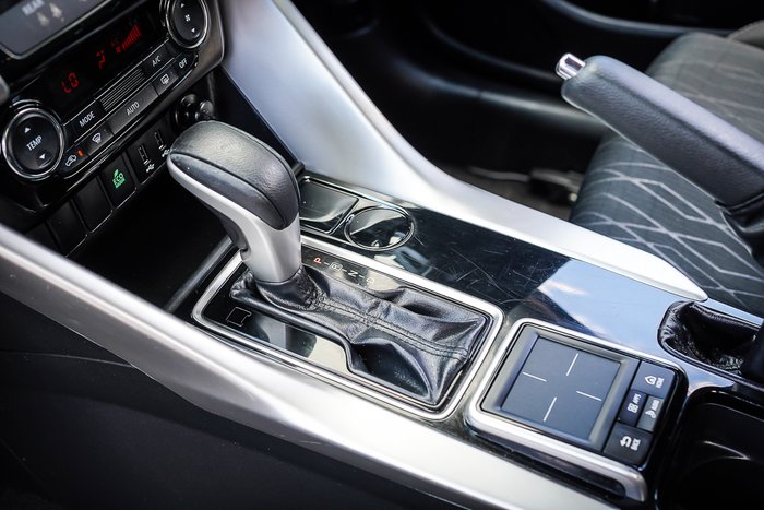 2019 MITSUBISHI ECLIPSE CROSS ES (2WD)