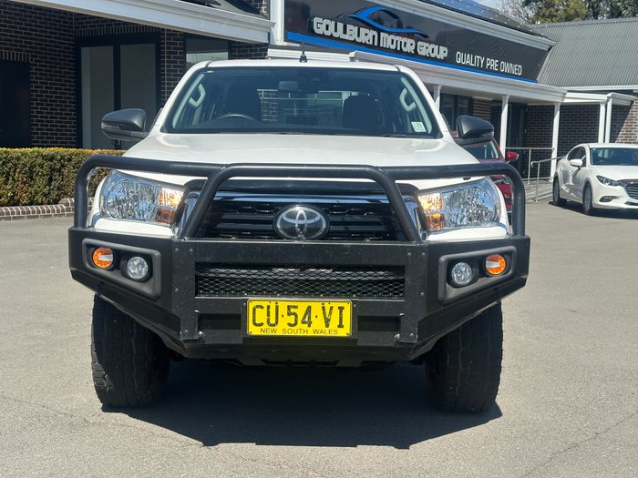 2019 TOYOTA HILUX SR (4x4)