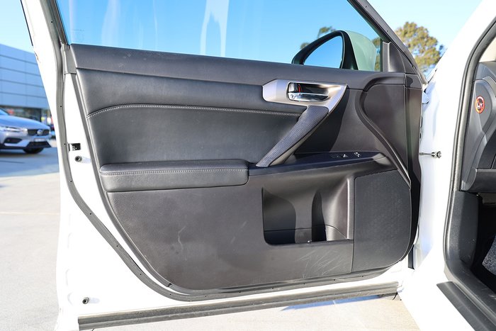 2017 Lexus CT 200h. HYBRID CT200h Special Edition 1.8L Hybrid CVT Hatch 2N93650 001