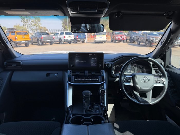 2023 Toyota LANDCRUISER GX White