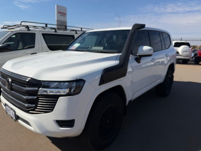 2023 Toyota LANDCRUISER GX White