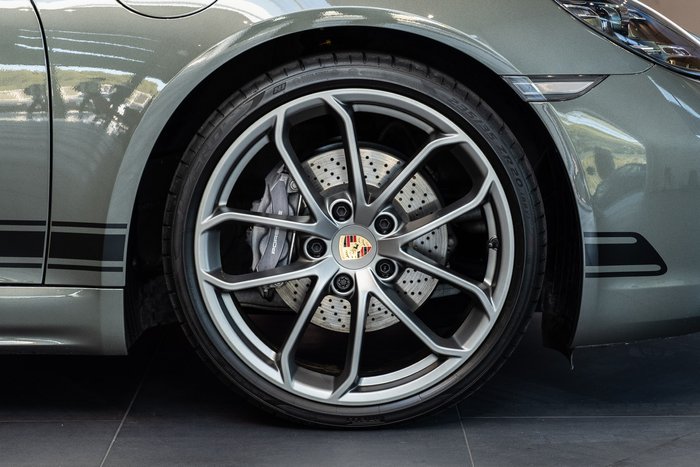 2024 Porsche 718 Cayman Style Edition