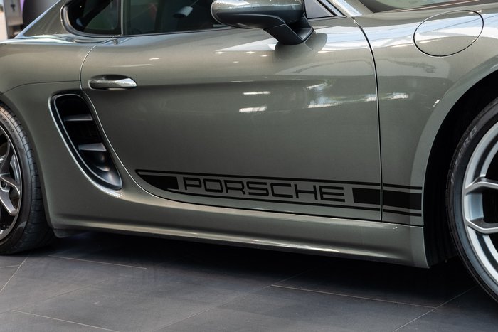 2024 Porsche 718 Cayman Style Edition