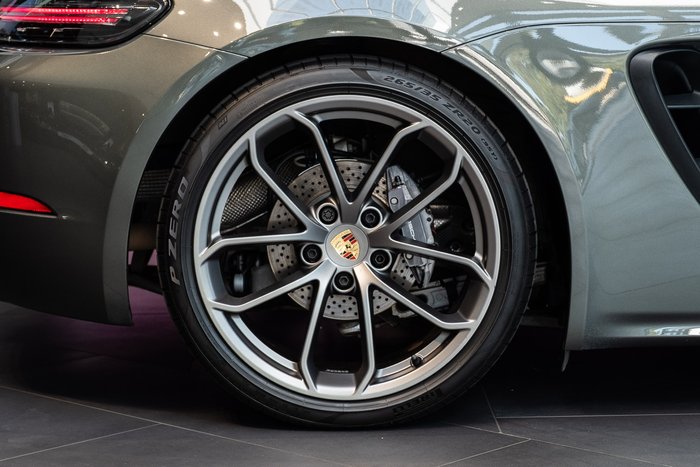 2024 Porsche 718 Cayman Style Edition