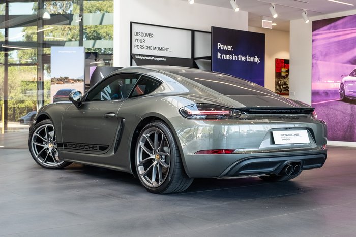 2024 Porsche 718 Cayman Style Edition